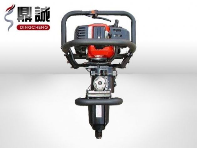 點(diǎn)擊查看詳細(xì)信息<br>標(biāo)題：便攜式內(nèi)燃扳手 閱讀次數(shù)：4623