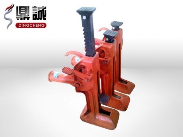 點(diǎn)擊查看詳細(xì)信息<br>標(biāo)題：齒條式起道機(jī) 閱讀次數(shù)：4515