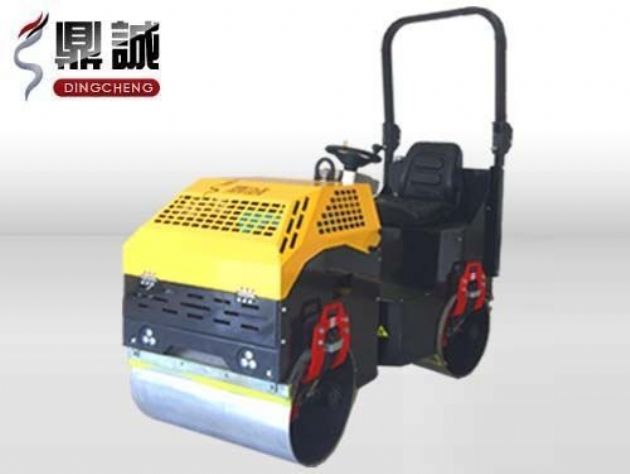 點(diǎn)擊查看詳細(xì)信息<br>標(biāo)題：1噸全液壓振動(dòng)壓路機(jī) 閱讀次數(shù)：13930